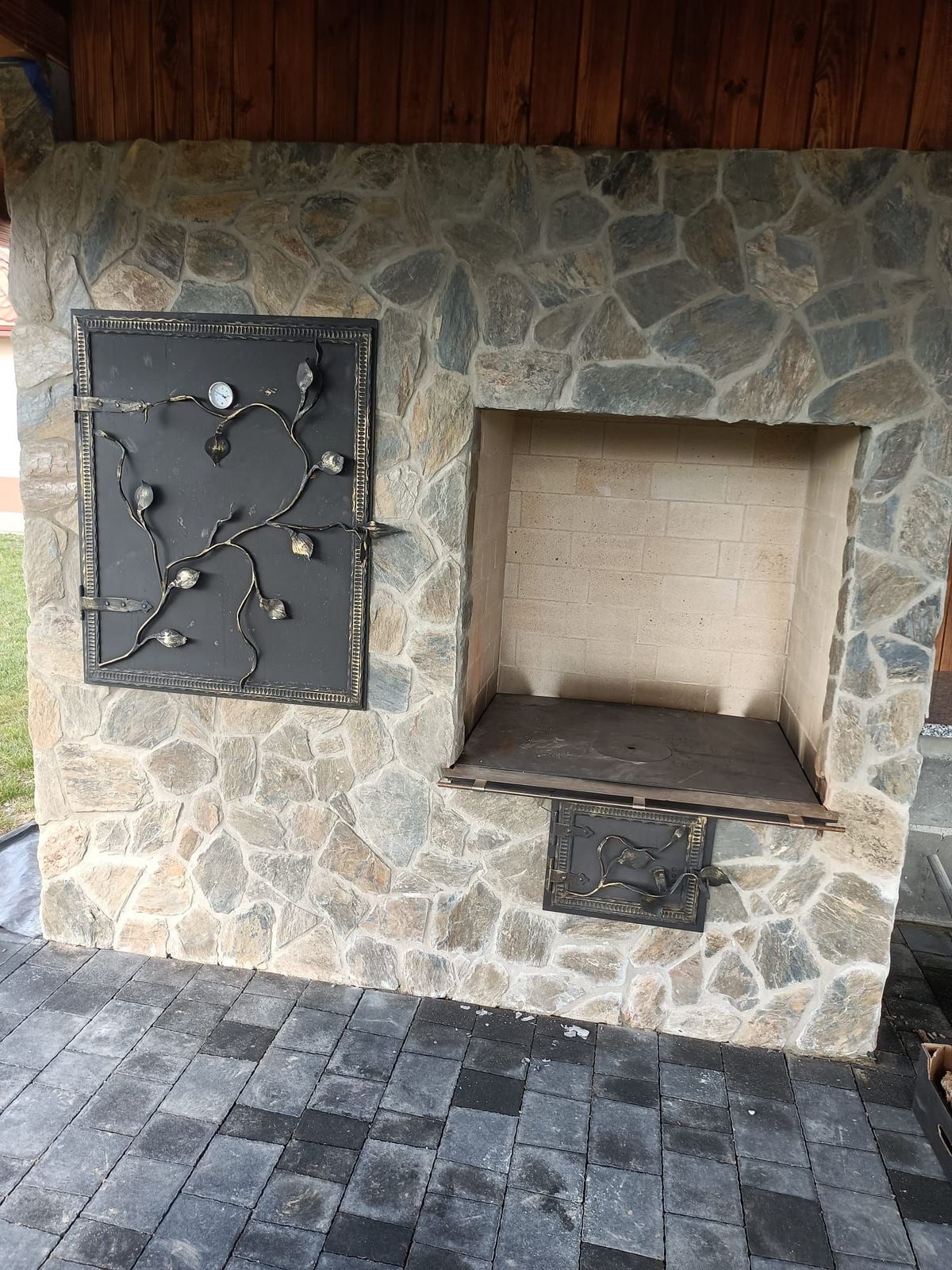 Altanka z miejscem na grill